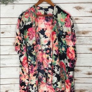 NWOT Bright watercolor floral kimono